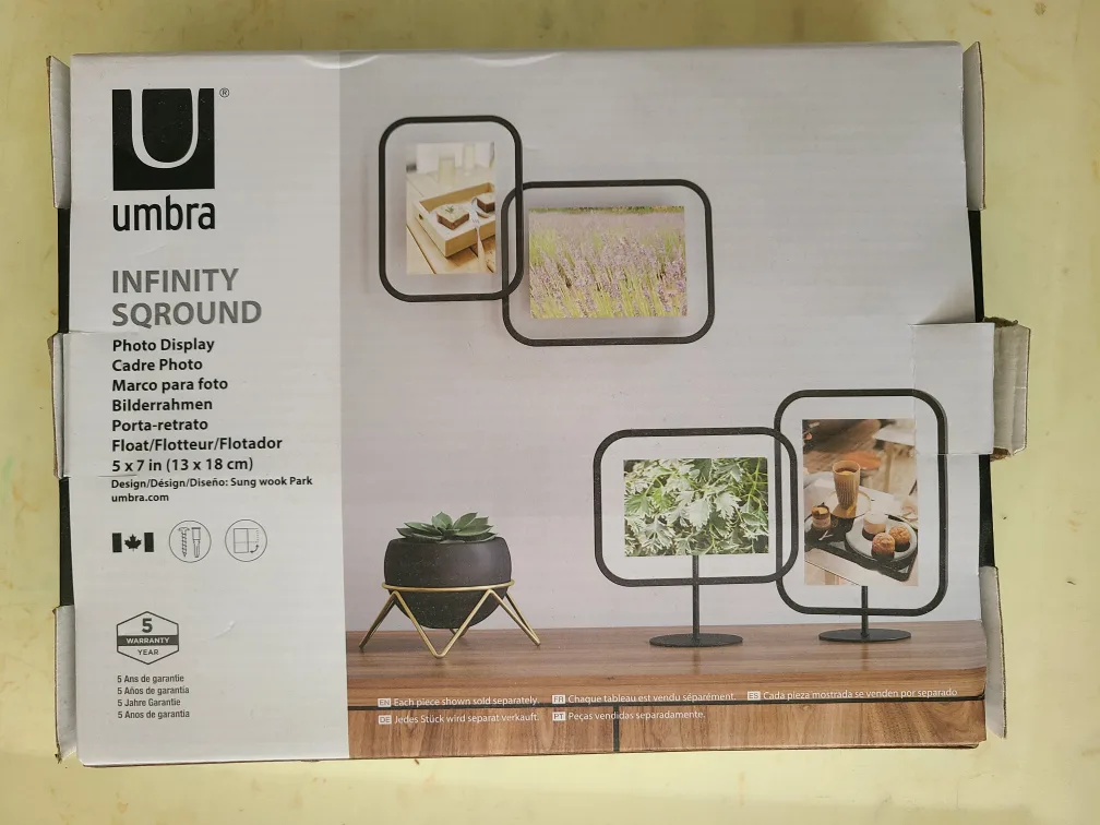 Umbra Infinity Sqround Photo Display image indicator(2)