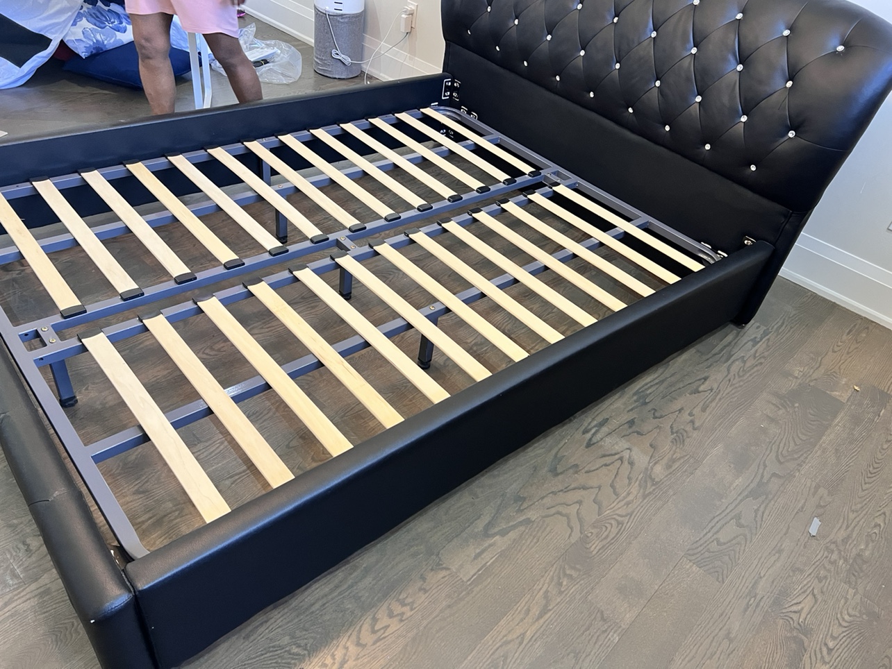 Queen Size Black Leather Bed Frame with Diamond Tufting - photo 4