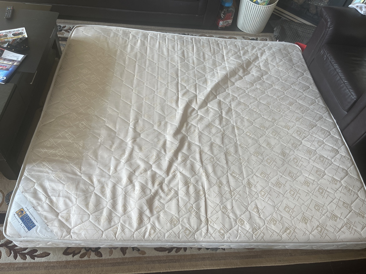 King size mattress - photo 2