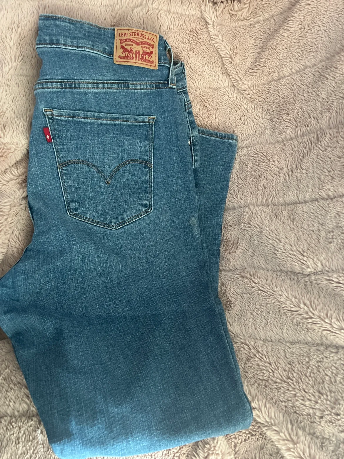 Levi's 721 High Rise Skinny Jeans Size 33 thumbnail