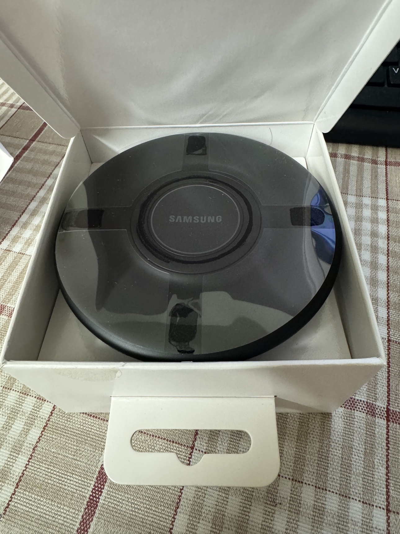 Samsung Wireless Charger Pad - photo 5