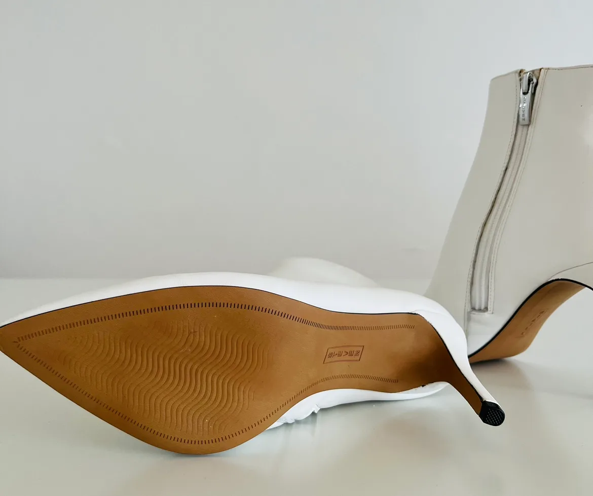 Steve Madden Logic White Leather Ankle Boots. Size 6. New image indicator(7)