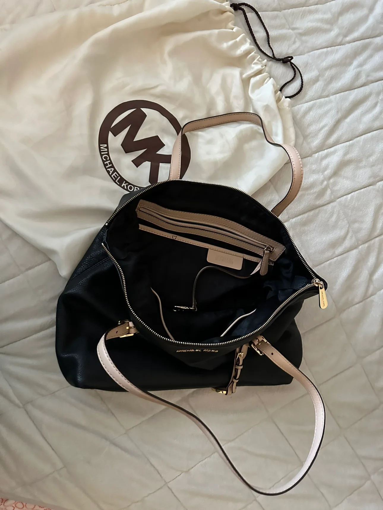 Michael Kors Black Tote Bag thumbnail