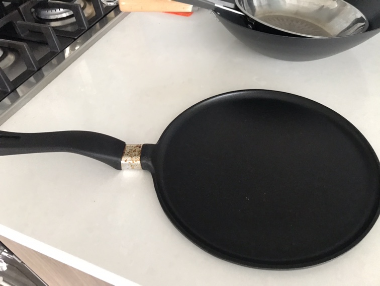 Wok, skillet, cast iron griddle - photo 3
