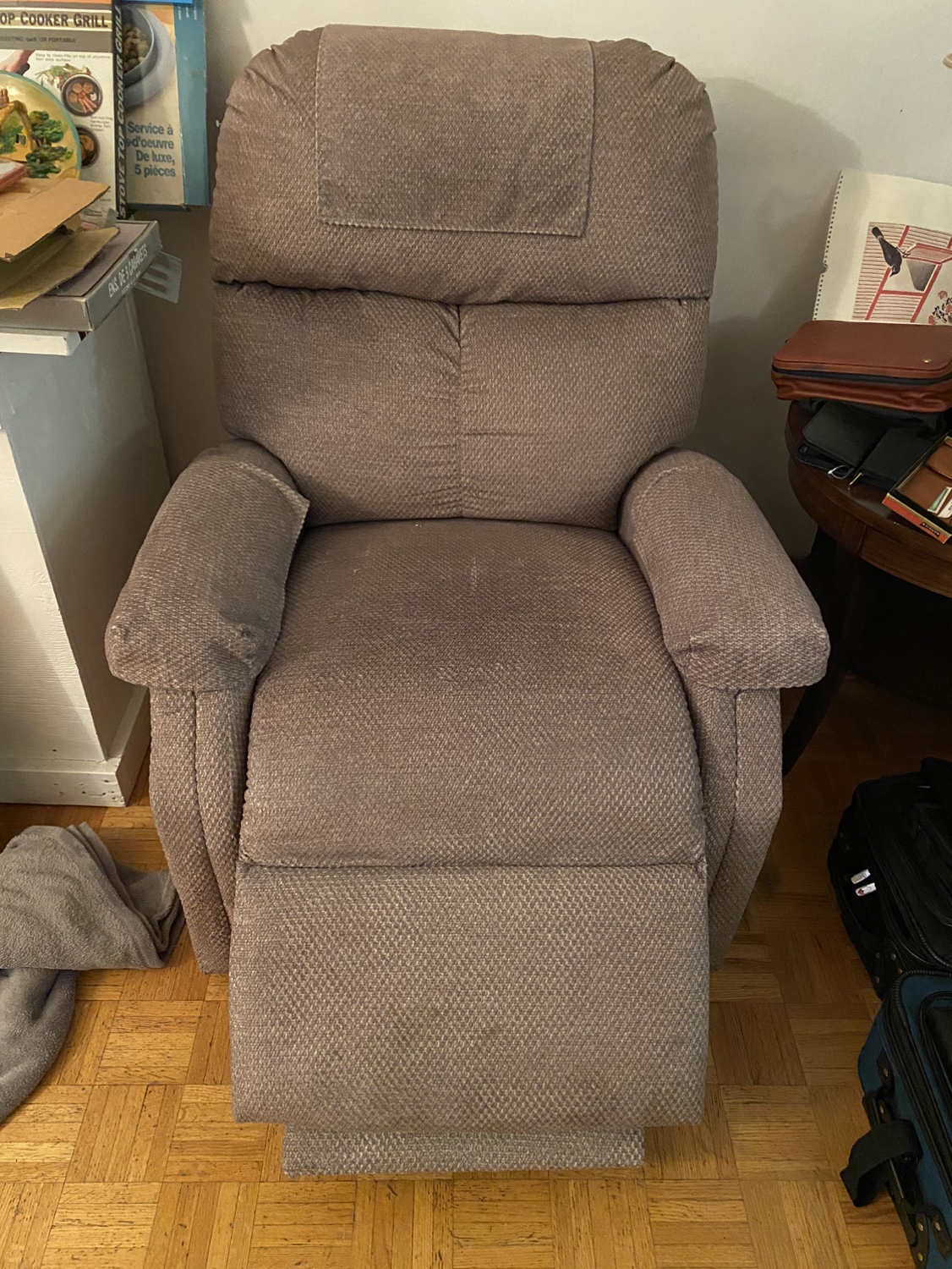 Recliner Chair left