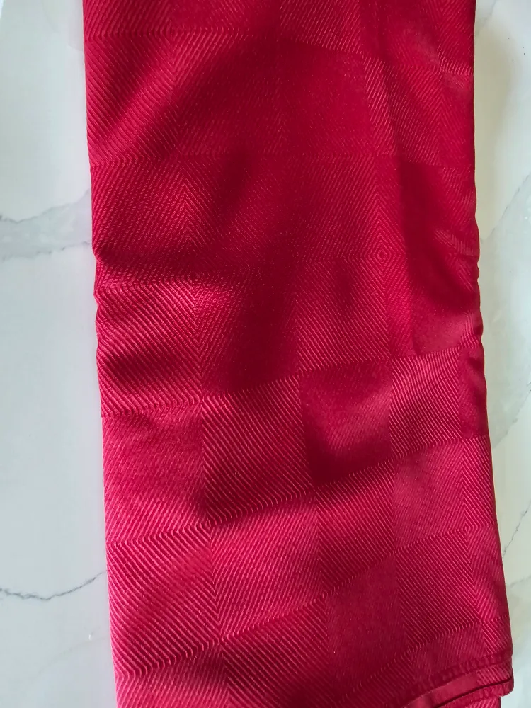 Ralph Lauren Holiday Red Oblong Tablecloth image indicator(5)