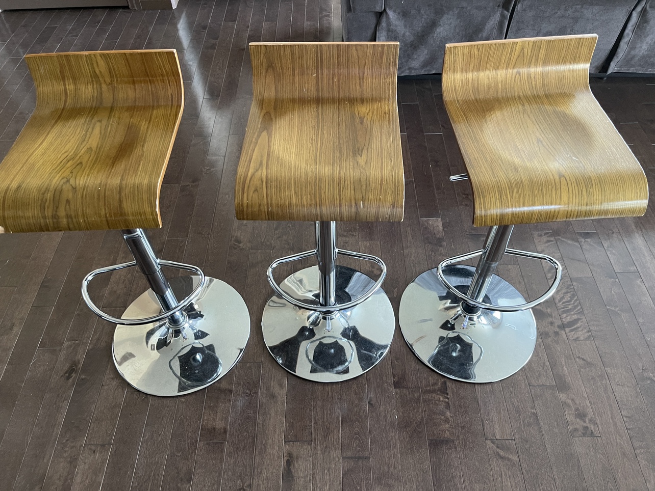 Bar stool