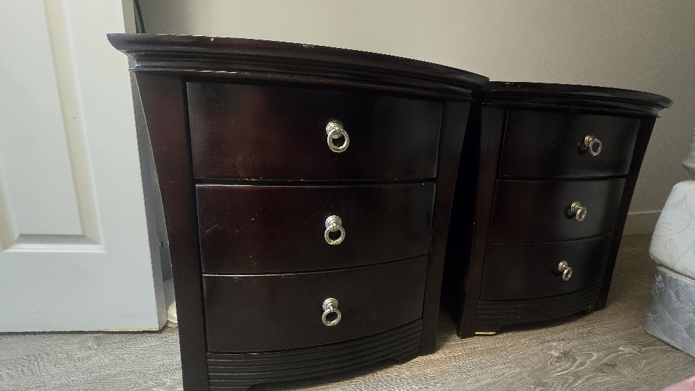 Pair of Nightstands - photo 3