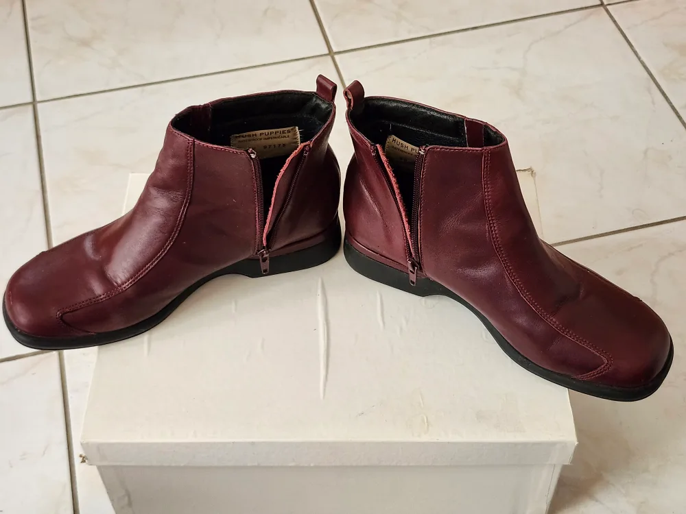 Burgundy Leather Boots image indicator(2)
