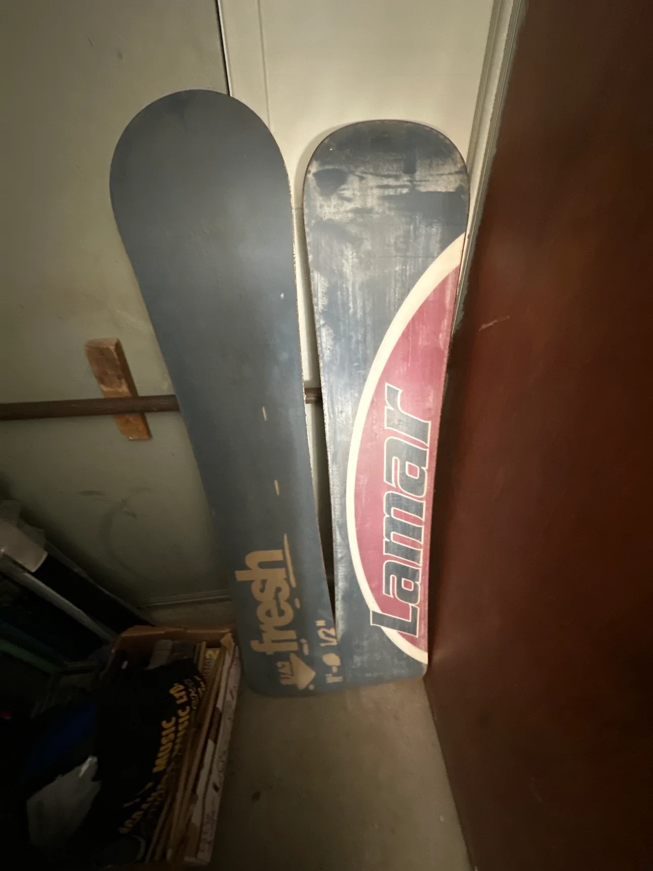 2 Snowboards - Lamar & Fresh image indicator(2)