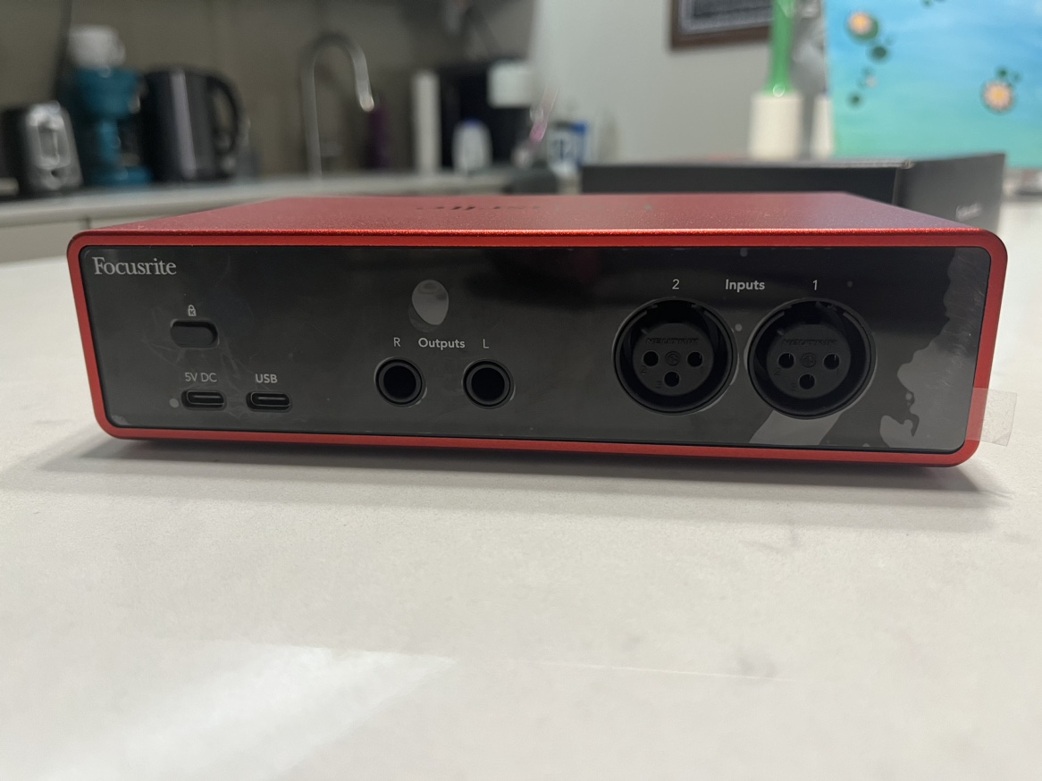 Focusrite Scarlett 2i2 Audio Interface (4th Gen) - photo 4
