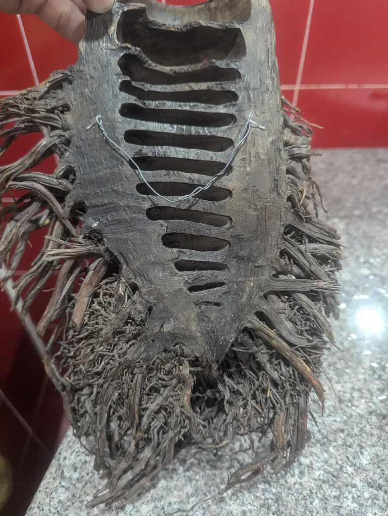 Antique Bamboo Root Face Carving image indicator(2)