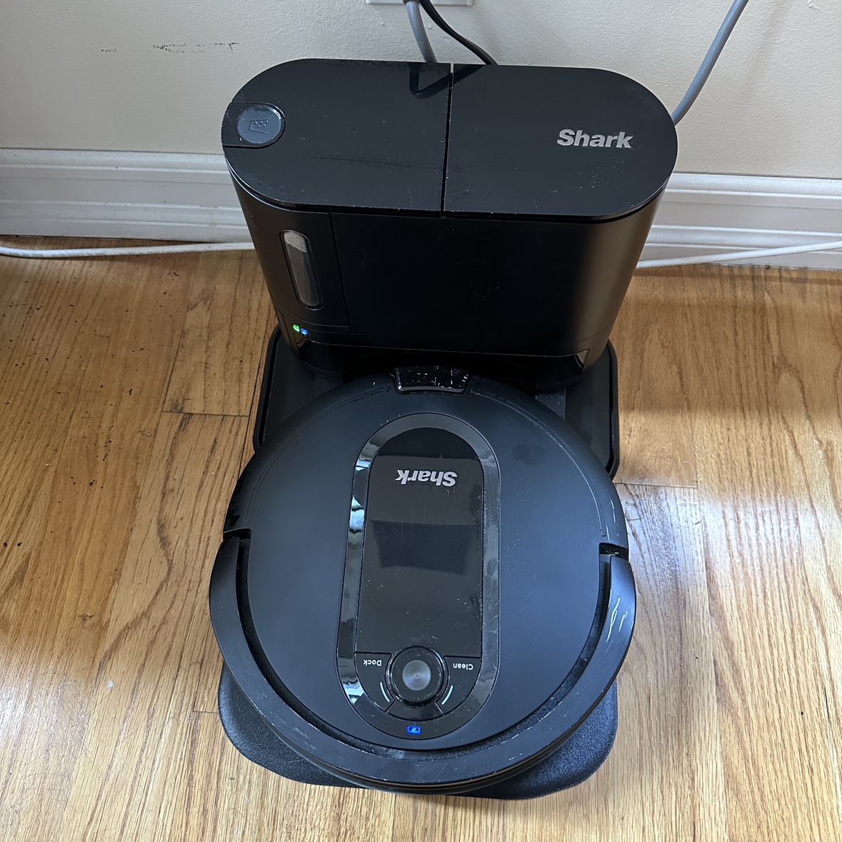 Shark IQ Robot Vacuum RV1100S1US with Base WiFi Compatible