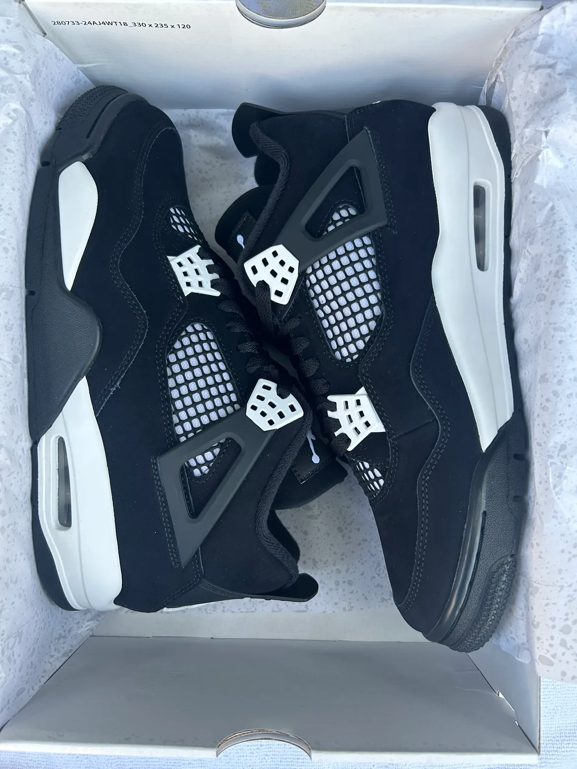 Brand New Jordan 4 "White Thunder" thumbnail