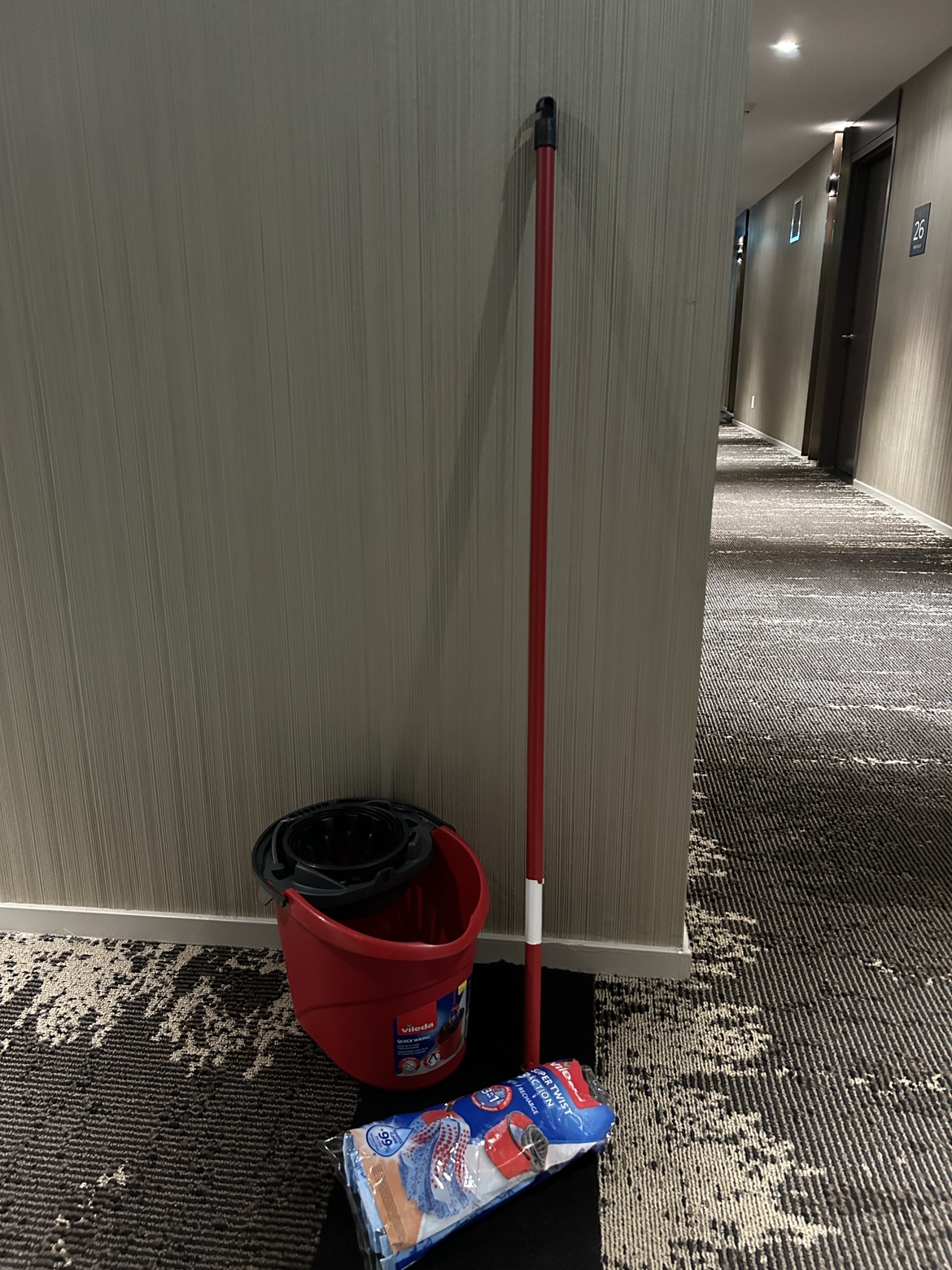 Vileda Quick Wring Mop system