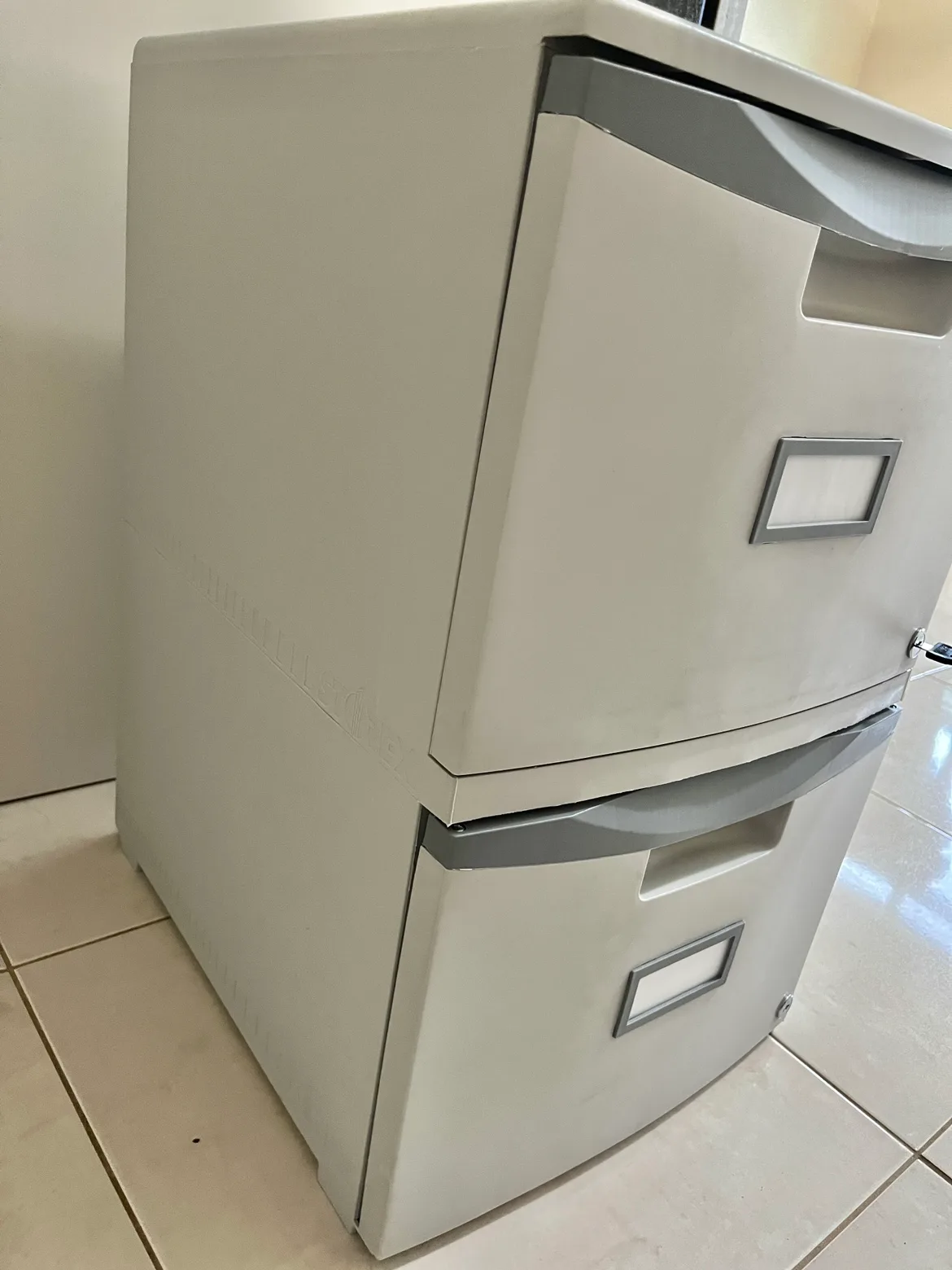 Two Drawer Plastic File Cabinet image indicator(4)