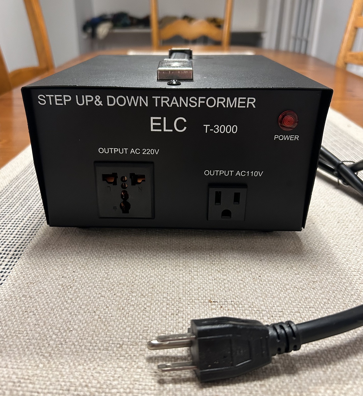 Voltage converter transformer