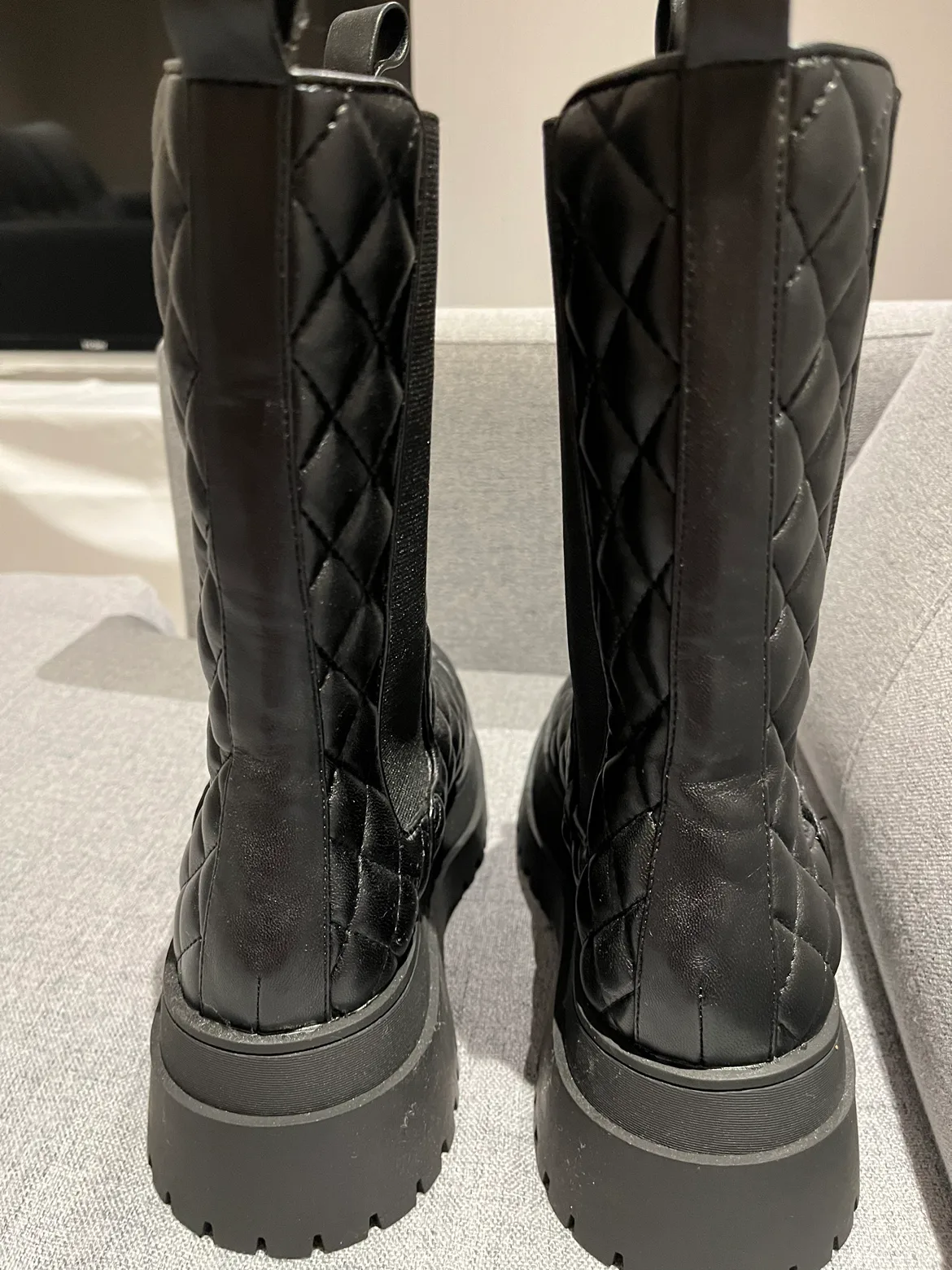 Black Quilted Boots image indicator(5)