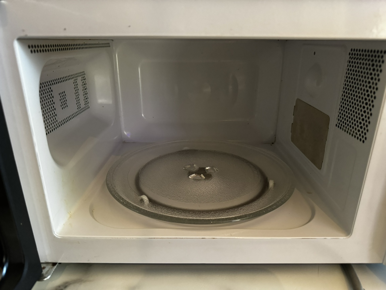 HomeStyles Microwave - photo 2