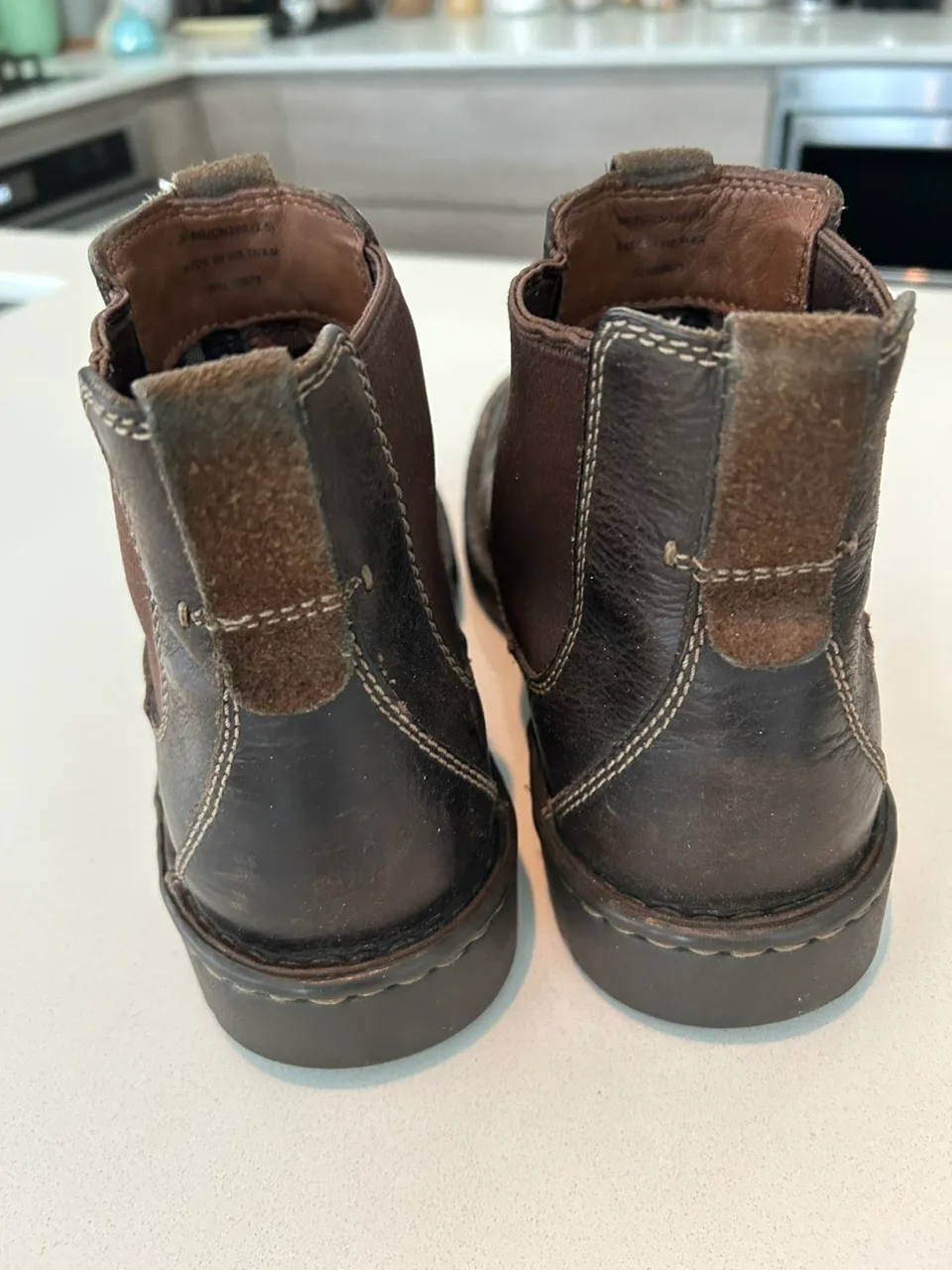 Clarks Chelsea Boots image indicator(2)