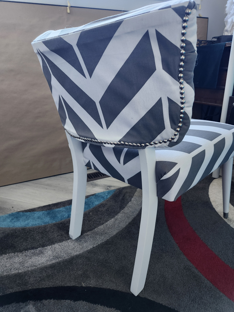 Chevron  Vintage Accent Chair - photo 2