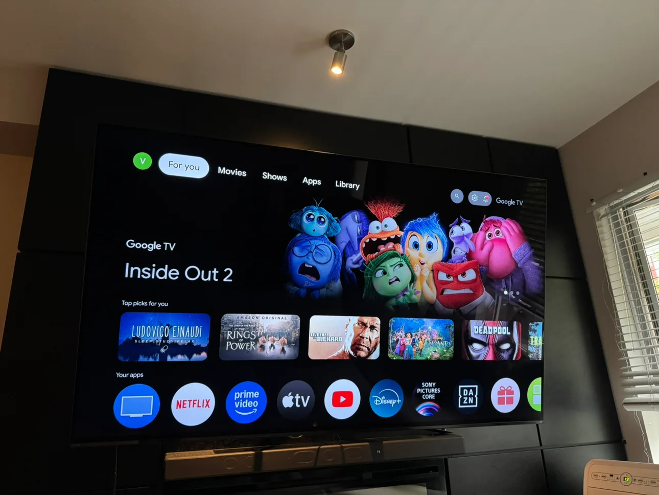 SONY 77" XR A80J OLED 4K UHD HDR SMART GOOGLE TV XR77A80J image indicator(4)