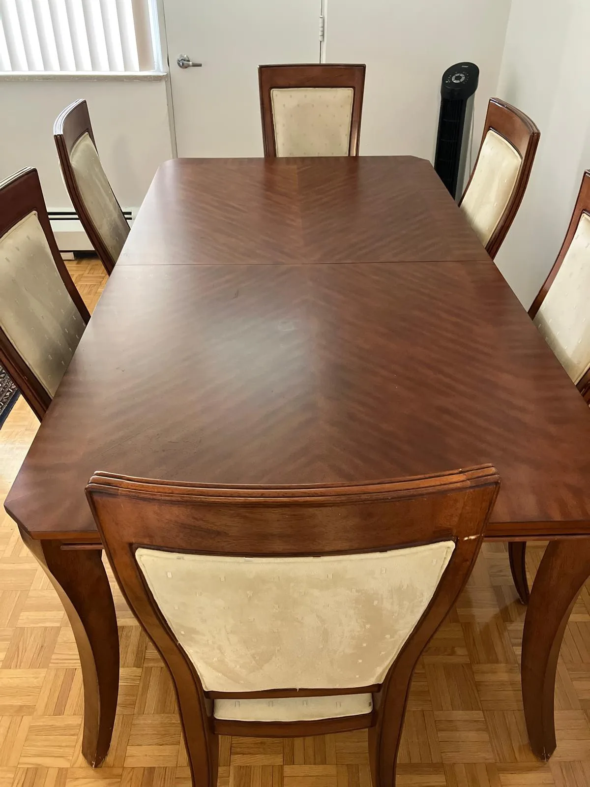 Dining Table Set image indicator(9)