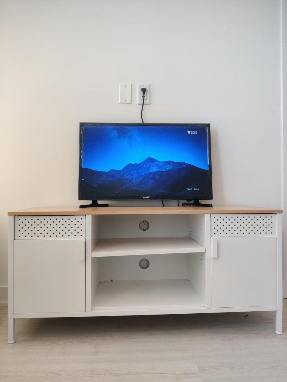 HD Smart LED TV - photo 2
