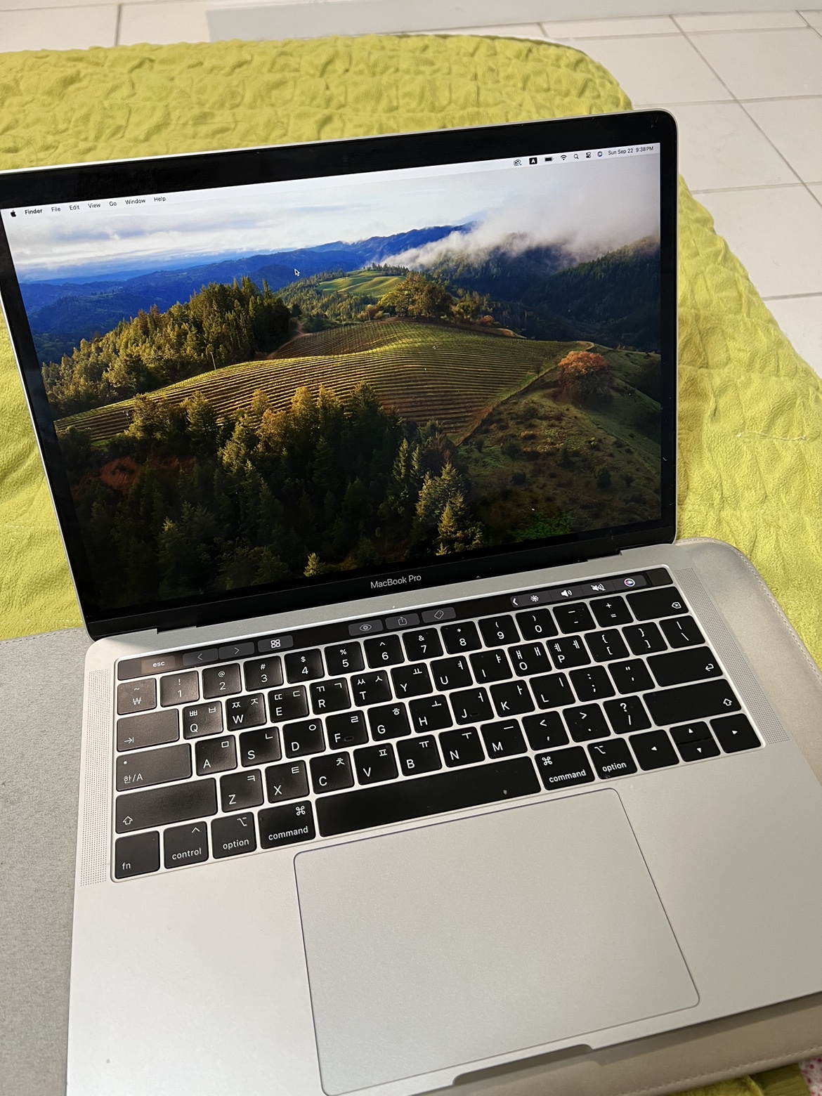 MacBook Pro 2019 - photo 2