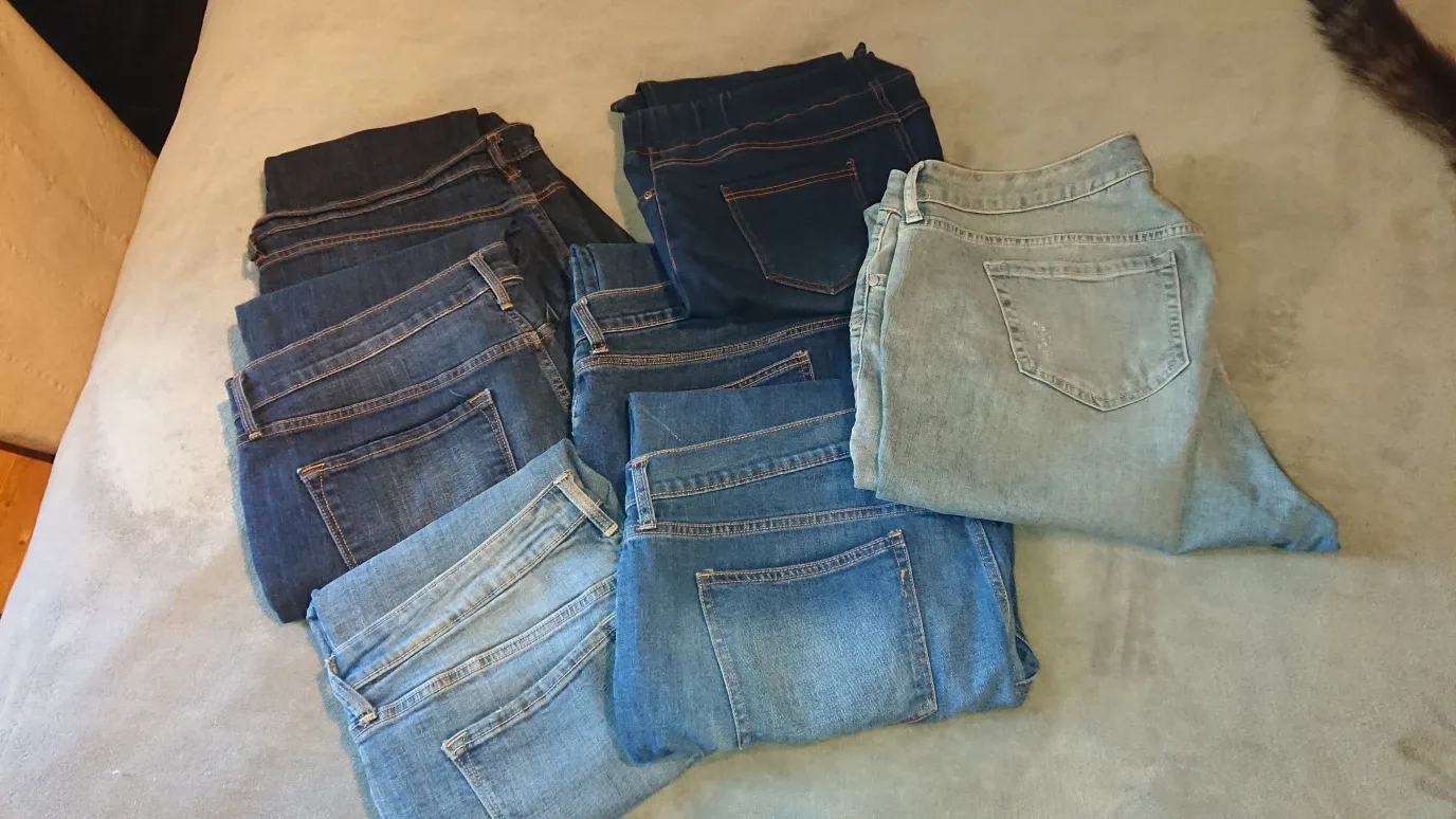 7 Pairs of Jeans thumbnail