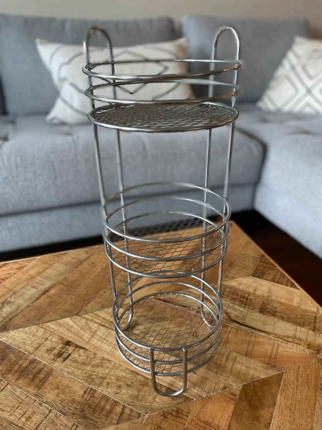 Three Tier Metal Stand #Freecycle thumbnail