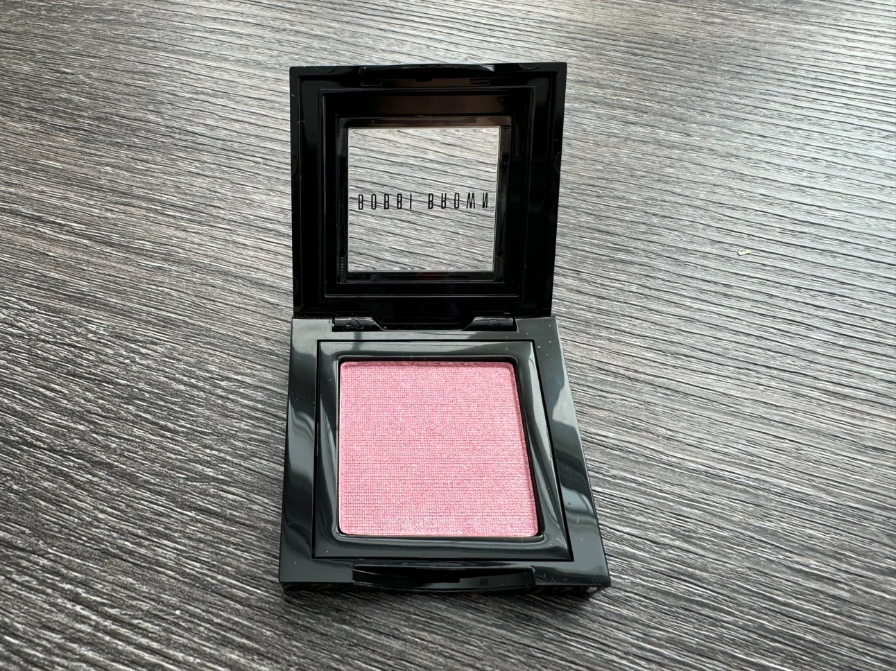 Bobbi Brown Shimmer Wash Eyeshadow in Pink Chiffon thumbnail