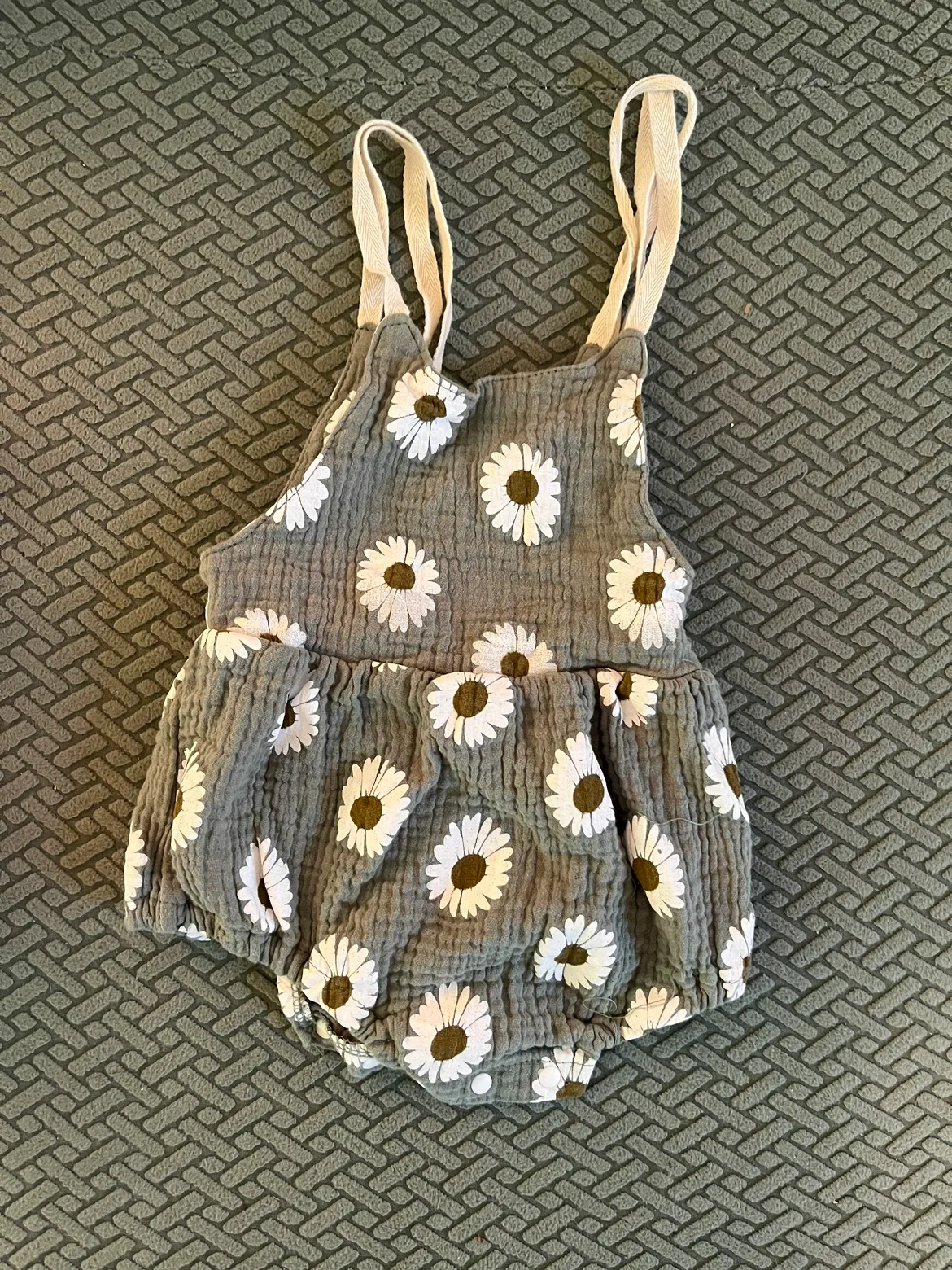 Set of 5 Baby Girl Clothes Rompers (0-6 Months) image indicator(7)