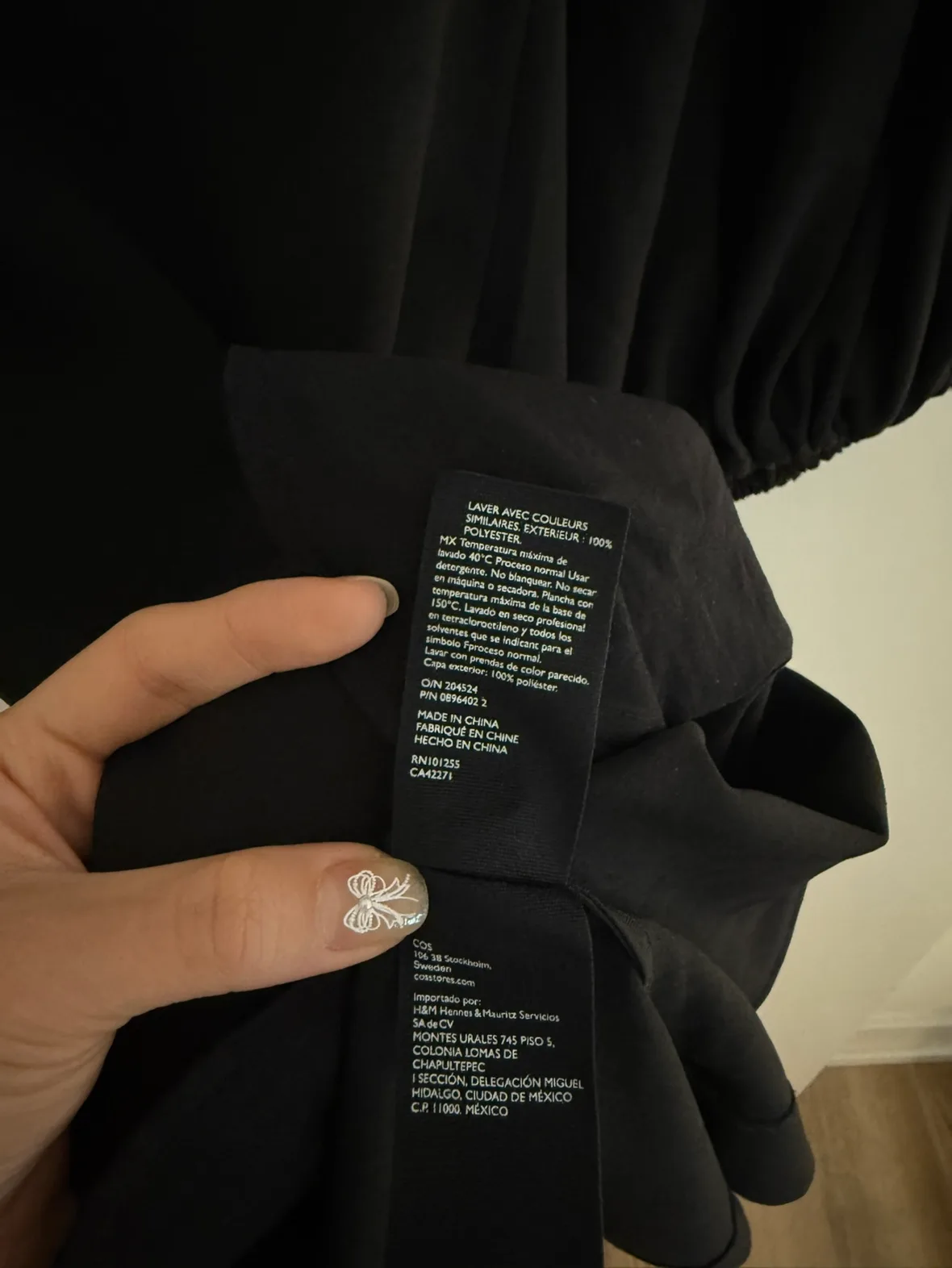 COS Black Puff Sleeve Dress image indicator(4)