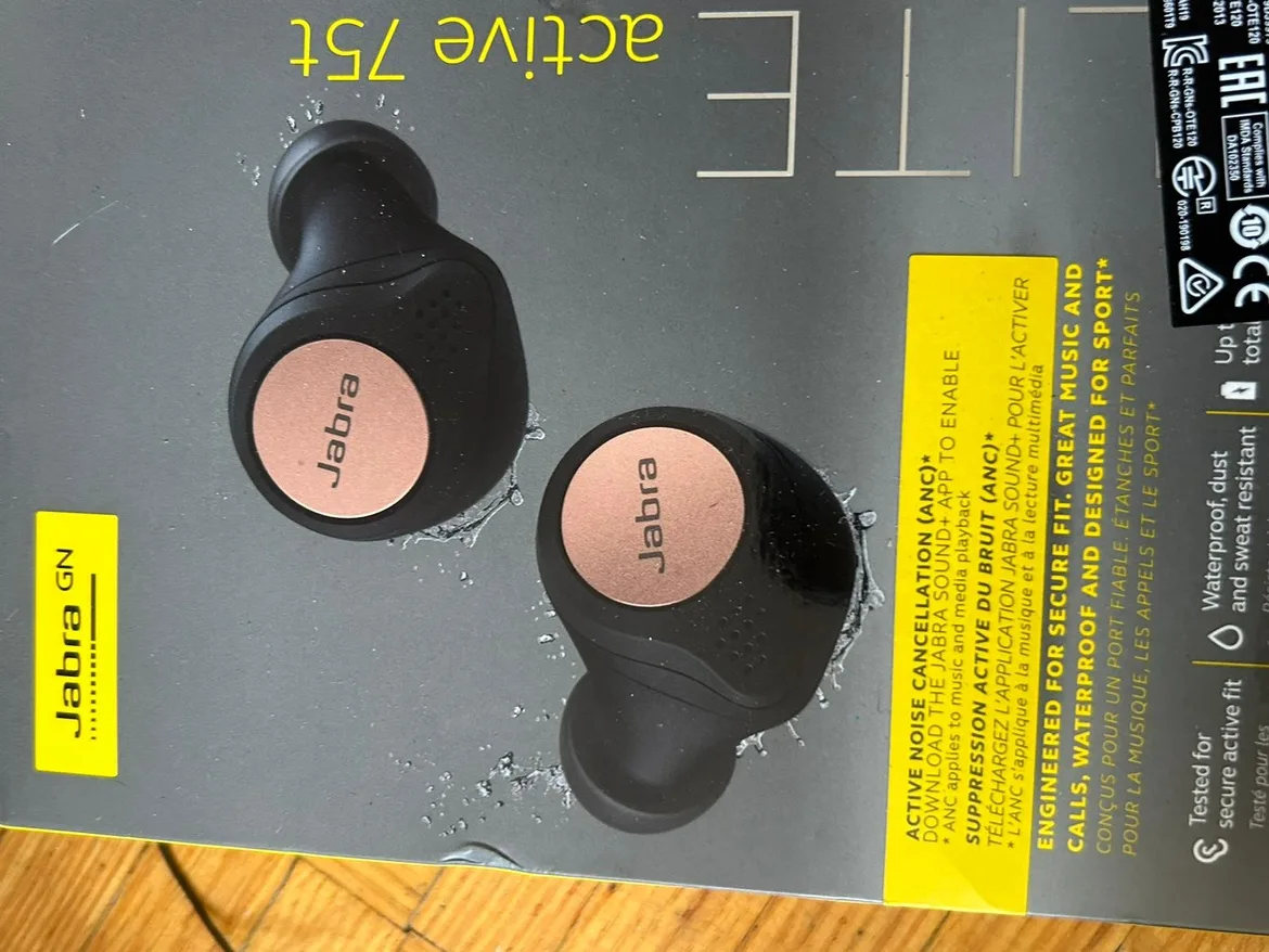 Jabra Elite 75t Active Panasonic portable CD player. thumbnail
