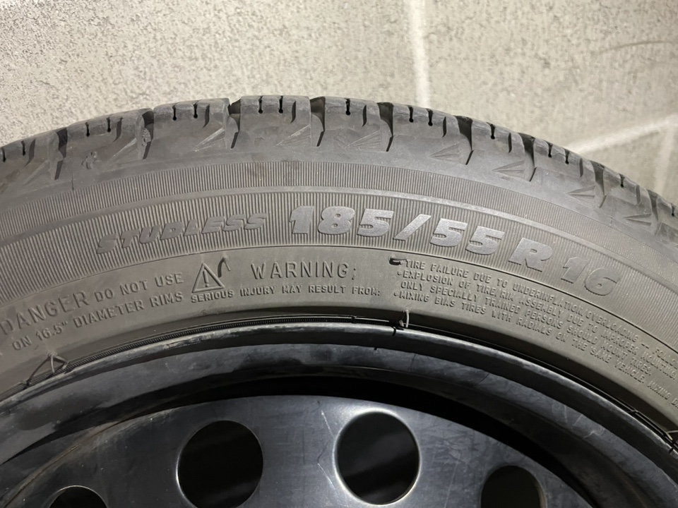 Pick up before 24/9Michelin 185/55R16 Winter Tires - photo 2