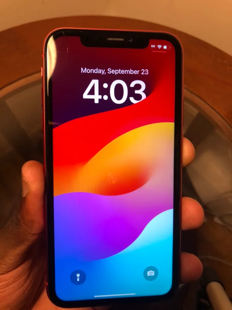 SALE!!!iPhone XR (Red) 64GB(Everything included) thumbnail