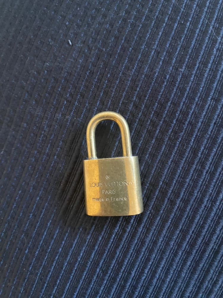 Louis Vuitton Lock - photo 2