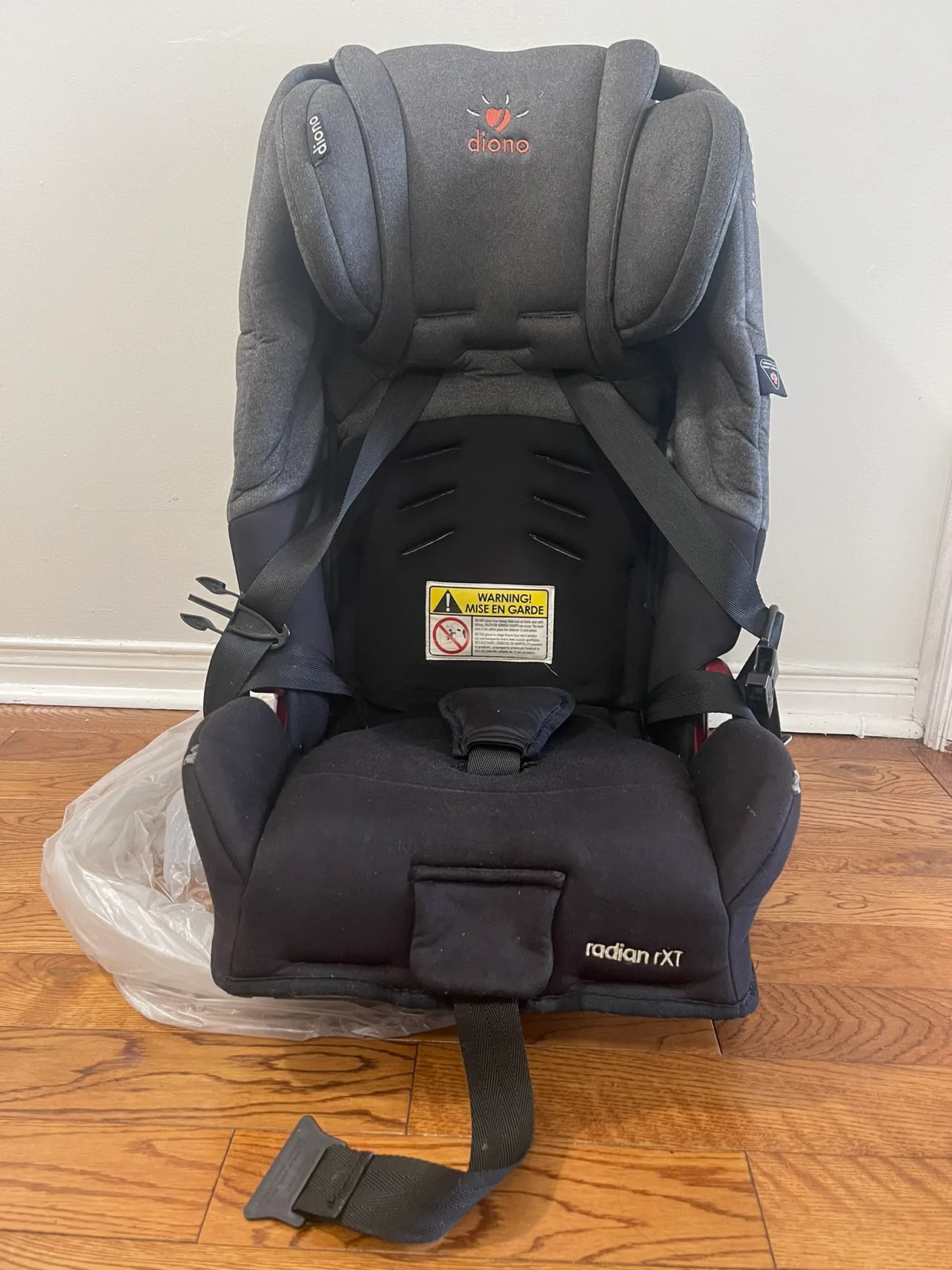 Diono Radian RXT Convertible Car Seat thumbnail