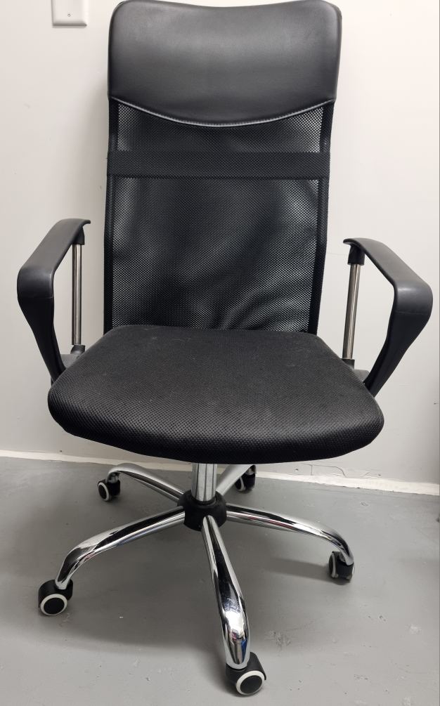 Black Mesh Office Chair - photo 3
