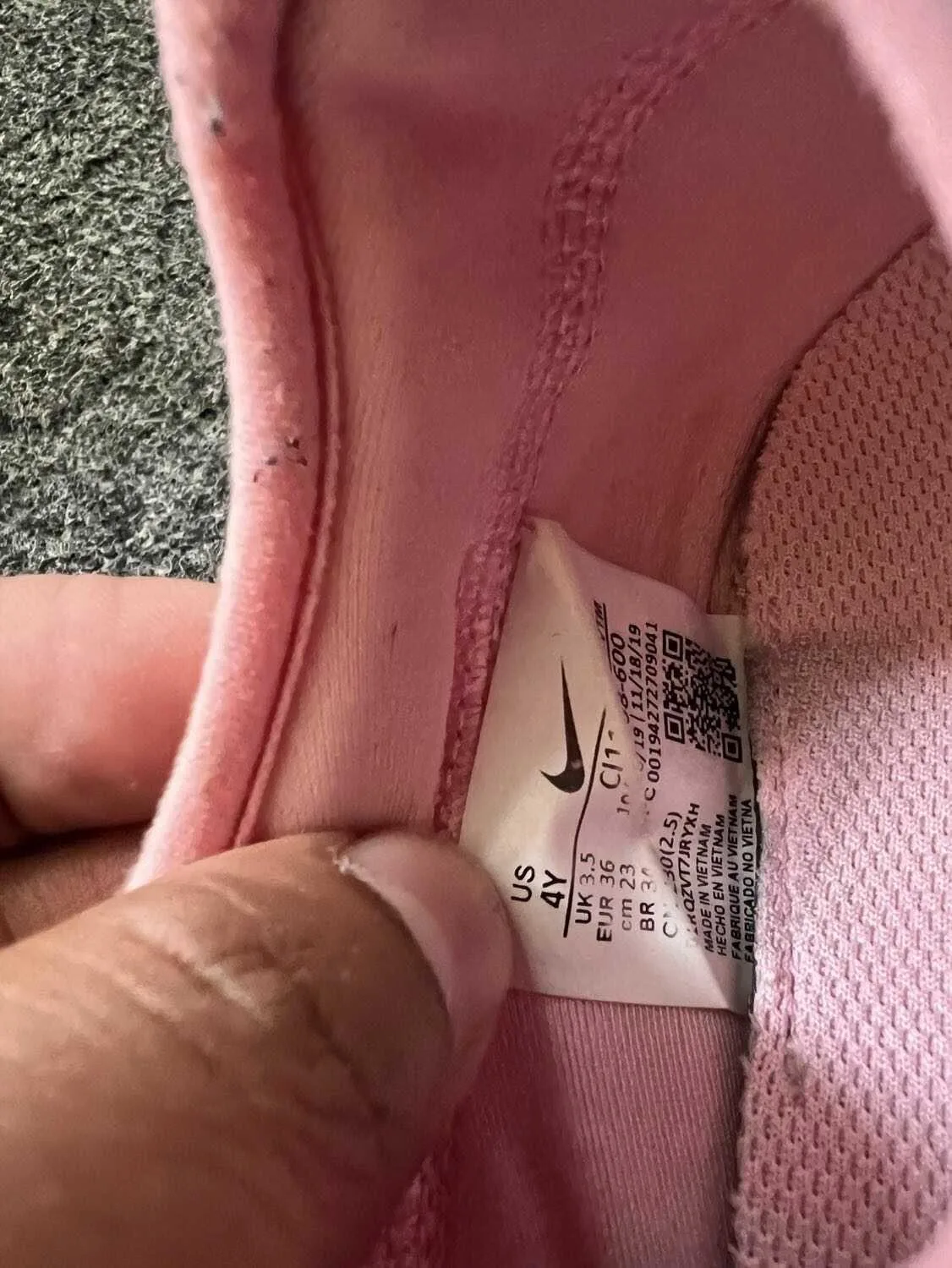 Nike Air Max 270 Pink image indicator(2)