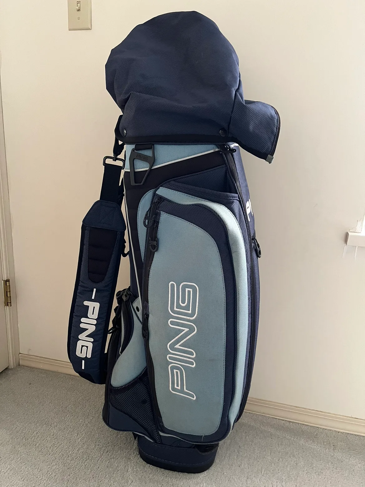 PING Golf Bag thumbnail