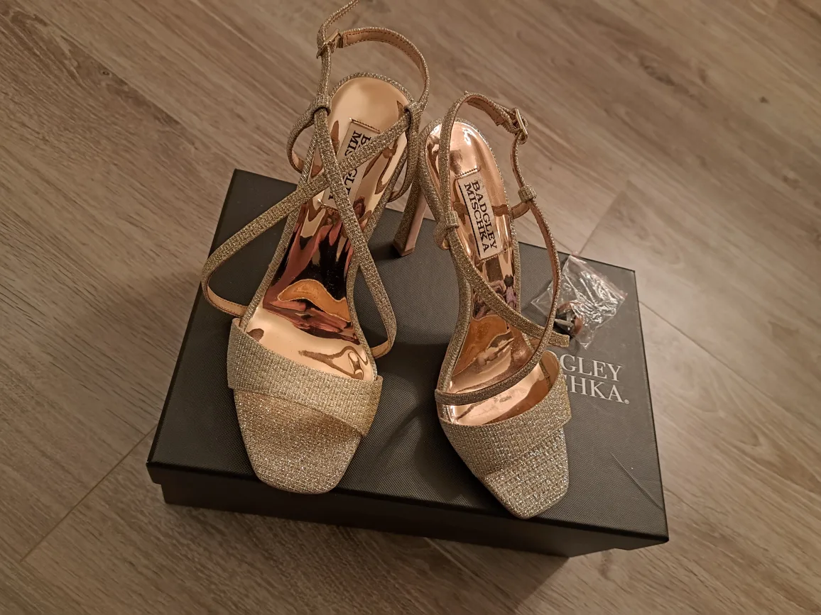 Badgley Mischka Gold Glitter Heels 6.5 thumbnail