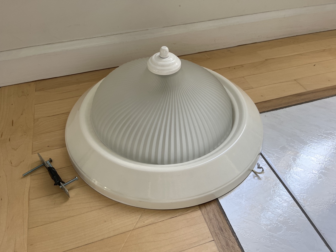 White Ceiling Light Fixture FREE - photo 2