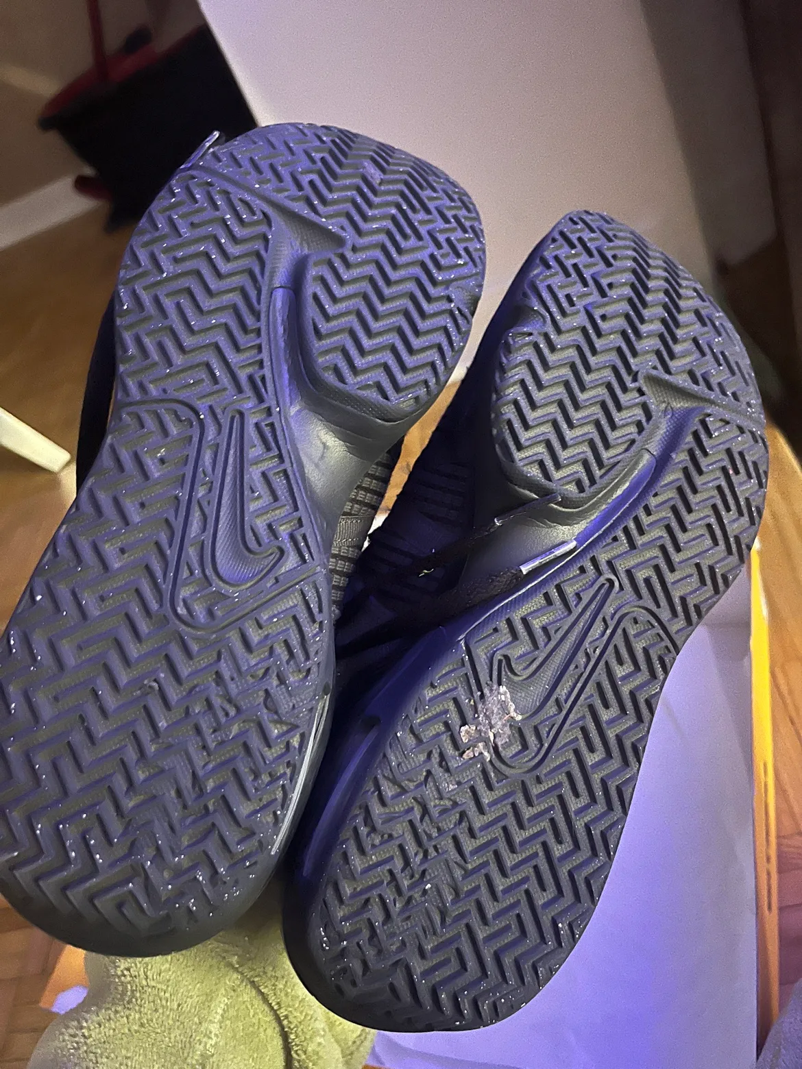 Nike LeBron Witness 5 Basketball Shoes image indicator(2)