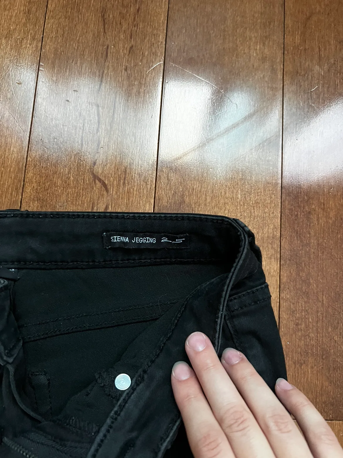 5 pairs of Jeans image indicator(7)