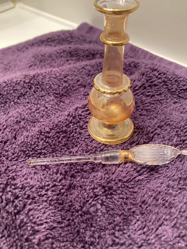 ✨Vintage Glass Perfume Bottle image indicator(4)