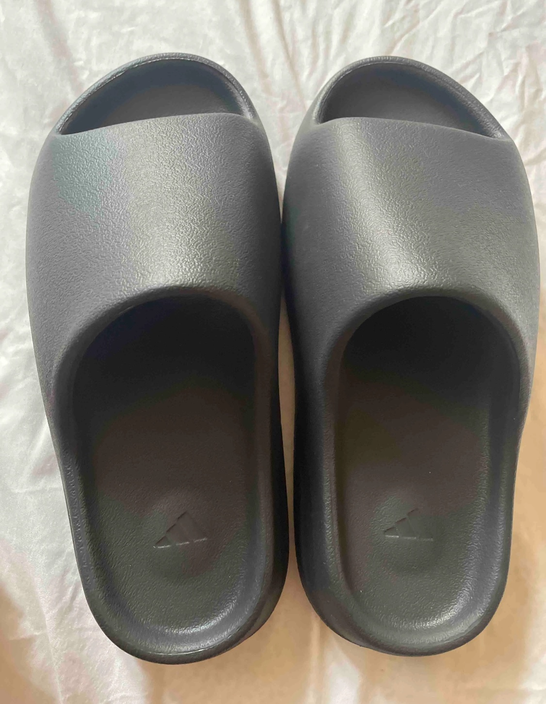 Adidas Yeezy Slides - photo 2