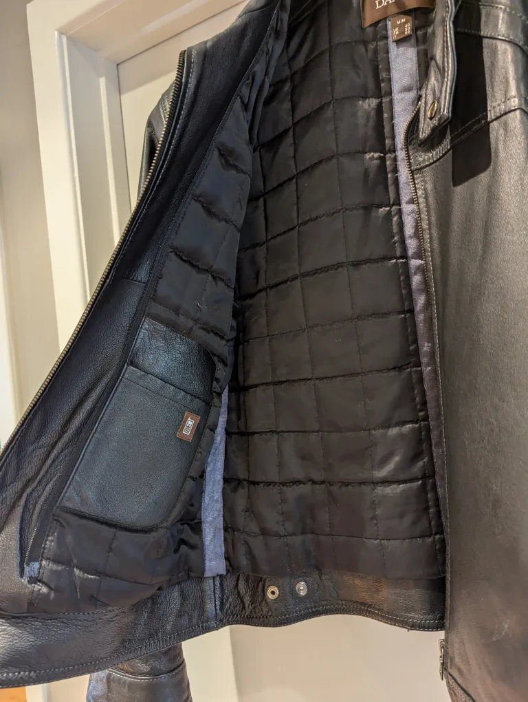 Men's Danier Black Leather Bomber Jacket image indicator(3)