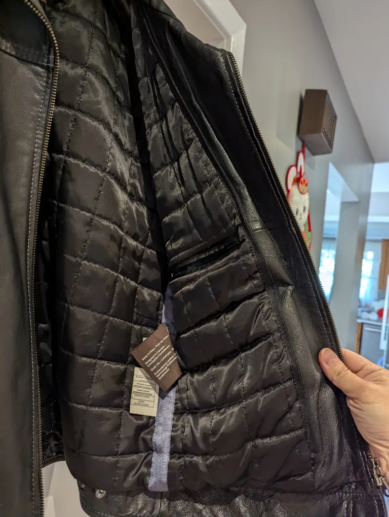 Men's Danier Black Leather Bomber Jacket image indicator(4)